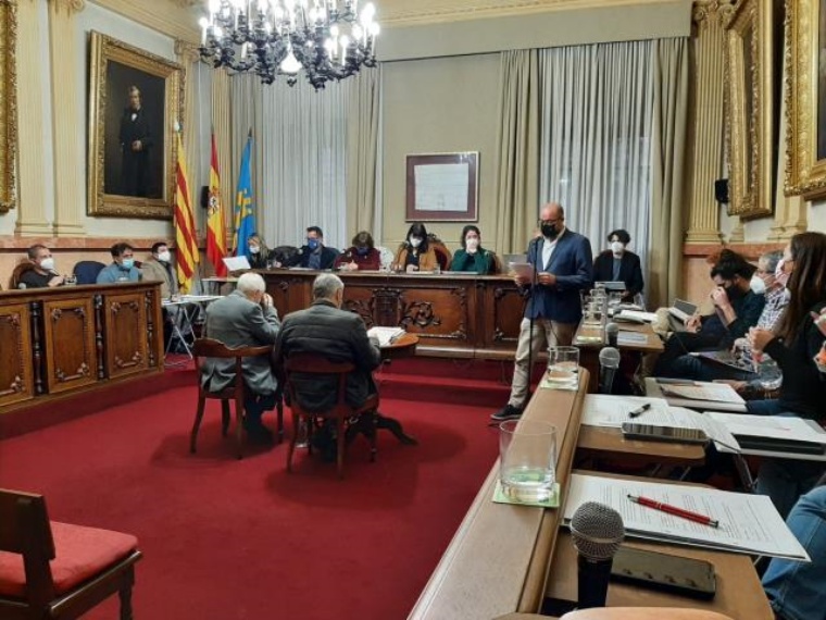 El ple de Vilanova aprova un reglament per a la gestió del parc públic d'habitatges. Ajuntament de Vilanova