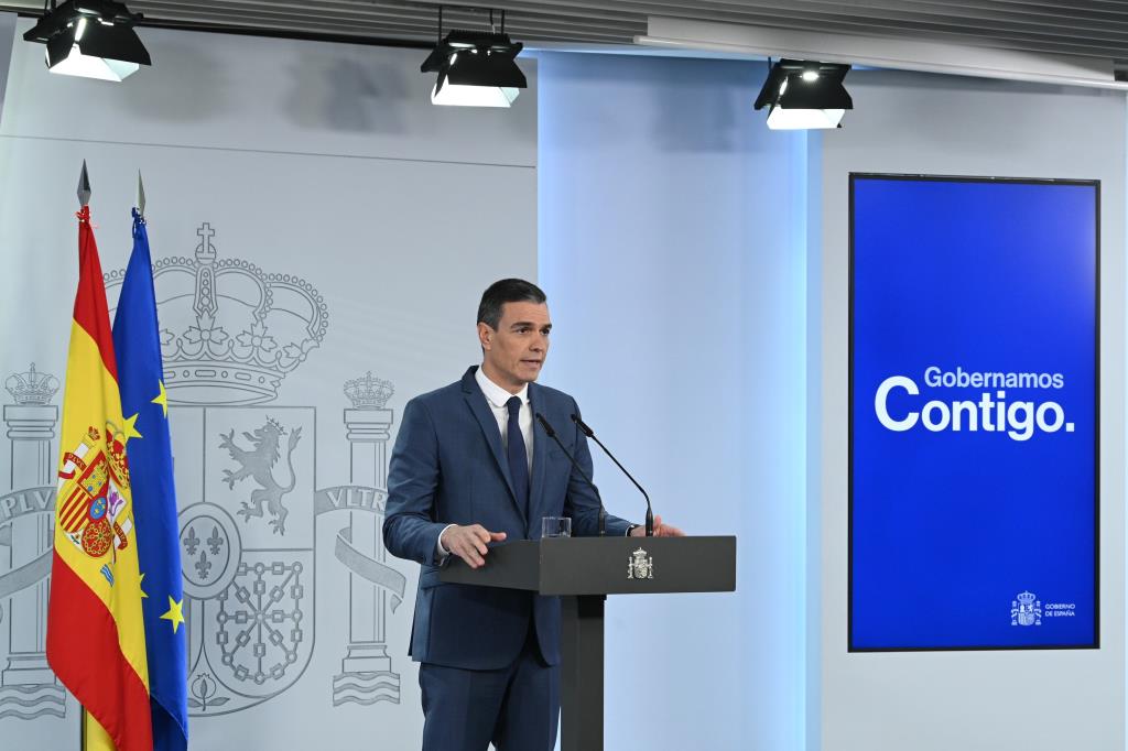 El president del govern espanyol, Pedro Sánchez, en una declaració institucional a la Moncloa . ACN