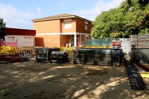 El risc d'esfondrament d'un mur de l'escola Charlie Rivel de Cubelles obliga a reubicar la meitat de l'alumnat a contrarellotge