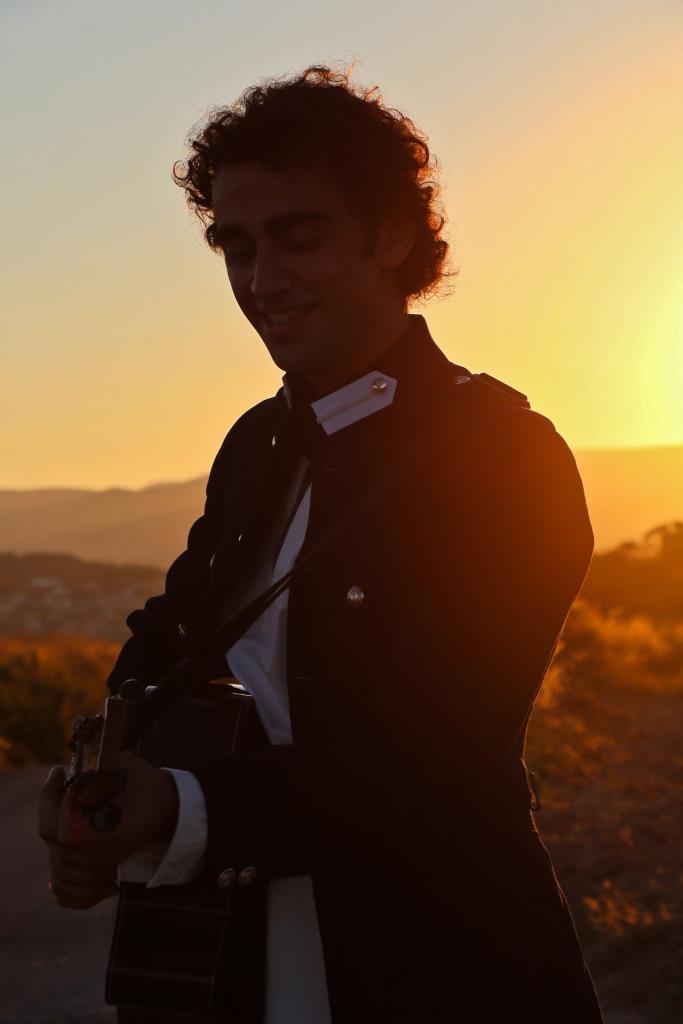 El vilafranquí Lucas Dalman publica Buscant el Sol, el seu prime single després del seu debut discogràfic. EIX