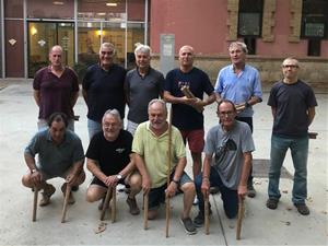 Els bastoners de Vilafranca celebren el 80è aniversari de la recuperació fent ballar exmembres dels anys 60. EIX