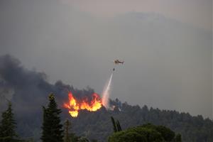 Els Bombers activen tots els efectius davant del risc d'incendis arreu de Catalunya. ACN