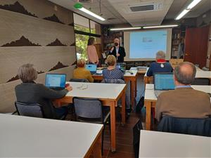 Els casals de Vilafranca apropen les noves tecnologies a la gent gran . Ajuntament de Vilafranca