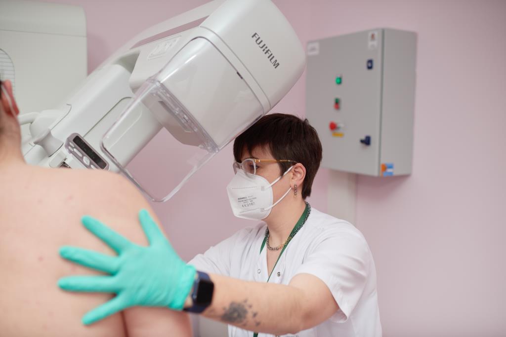 Els hospitals de l'Alt Penedès i Garraf van fer 14.393 mamografies i 2.580 ecografies mamàries l’any 2021. CSAPG