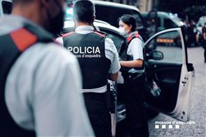 Els Mossos despleguen un operatiu contra el tràfic de drogues a Barcelona, el Vendrell i Cubelles. Mossos d'Esquadra