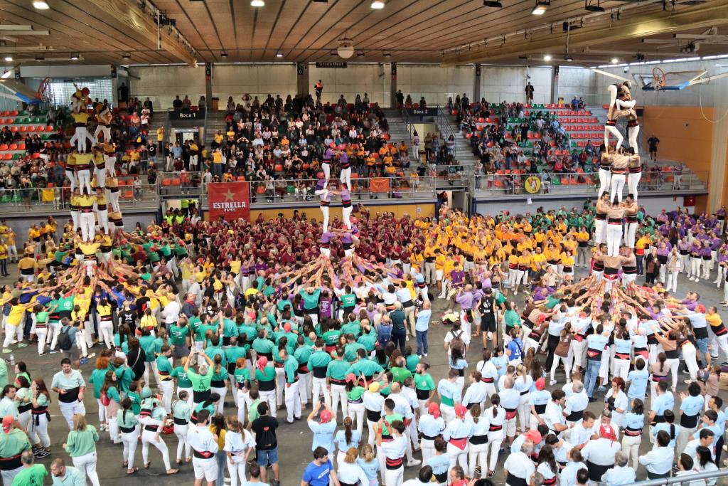 Els Nois de la Torre i els Castellers de Berga guanyen la primera jornada del Concurs de Castells. ACN