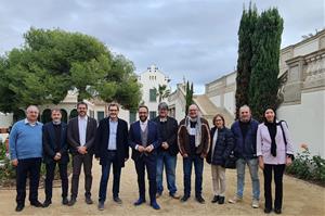 Els representants d'ERC Baix Penedès amb el conseller Juli Fernández i David Alquezar, delegat del Govern al Penedès. Eix