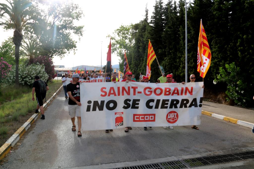 Els treballadors de Saint Gobain celebren el pla industrial de 14 MEUR però insisteixen en la retirada de l'ERO. ACN