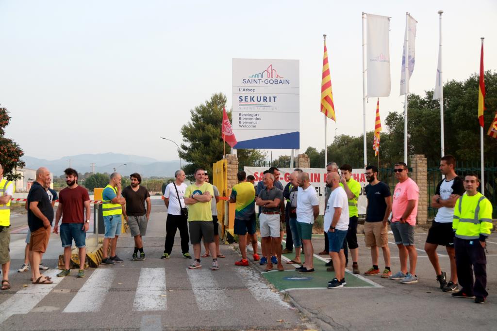 Els treballadors de Sant Gobain Sekurit de l'Arboç inicien una vaga per exigir la retirada de l'ERO i l'ERTO. ACN