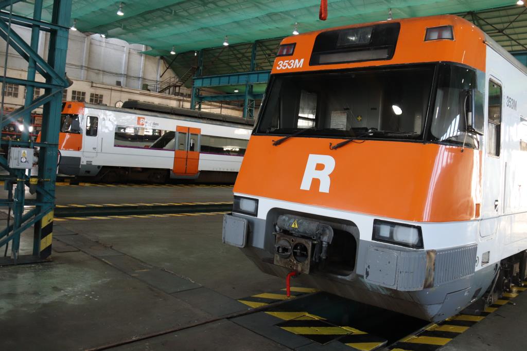 Els usuaris de Renfe poden adquirir des d'aquest dijous els abonaments gratuïts de Rodalies i Mitja Distància. ACN