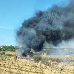 Ensurt a Vilanova per la crema de pneumàtics i plàstics. Bombers