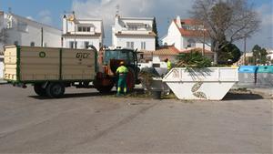 Es distribueixen 16 contenidors per Sant Pere de Ribes per a la campanya de la recollida de la poda. Ajt Sant Pere de Ribes