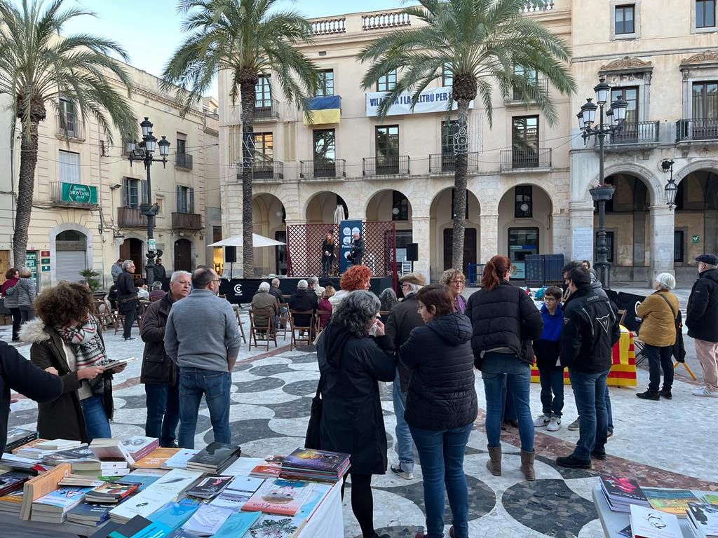 Èxit de la primera Mostra del Llibre Penedesenc celebrada a  Vilanova i la Geltrú. EIX