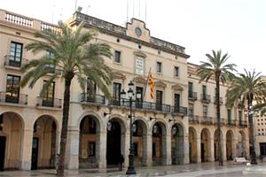 Façana de l'Ajuntament de Vilanova. Eix