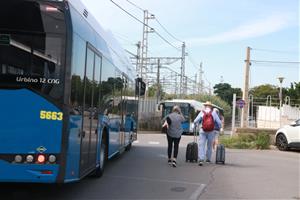 Frustració i resignació entre els passatgers afectats per l’avaria ferroviària entre Sant Vicenç de Calders i Vilanova