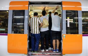 Gratuïtat de Rodalies i abonaments bonificats: entra en vigor la rebaixa temporal de les tarifes del transport públic. ACN