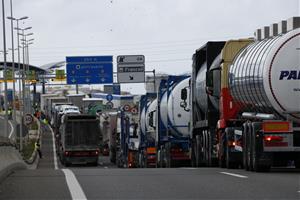 Guerra a Europa i tot s’encareix: 2022 amb pujades als carburants, l'energia i les hipoteques amb una inflació disparada