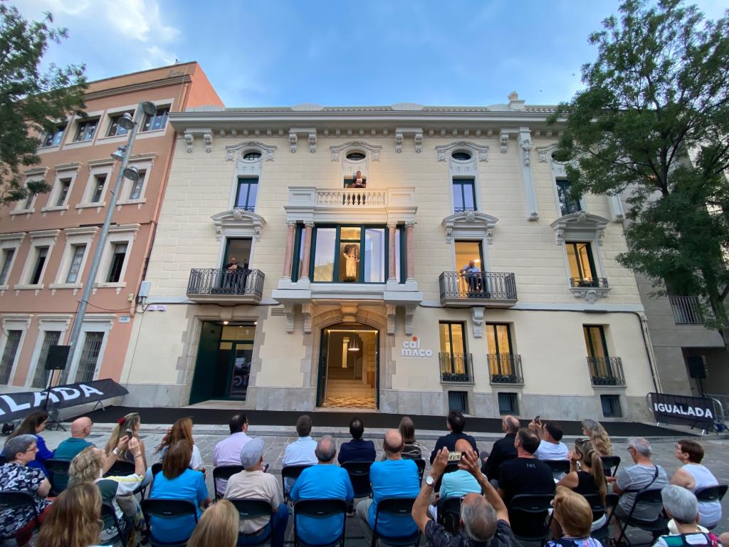 Igualada presenta la recreació del vestit de Sant Ignasi i la indumentària del pelegrí actual . Ajuntament d'Igualada