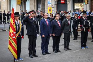 Institucions, partits i entitats fan les tradicionals ofrenes al monument de Rafael Casanova amb motiu de la Diada. ACN