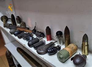 Intervenen una setantena d'armes i material explosiu de la Guerra Civil espanyola en un domicili de Calafell