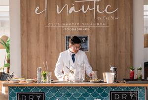 Javier de las Muelas presenta els nous còctels Dry Martini al Nàutic de Vilanova