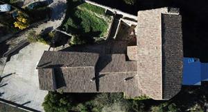 La Diputació redacta el projecte de restauració de les cobertes de la casa rectoral del castell de Mediona. Diputació de Barcelona