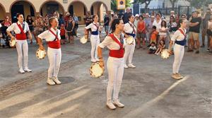 La Festa Major de Moja estrena el Ball de Panderos i passeja 