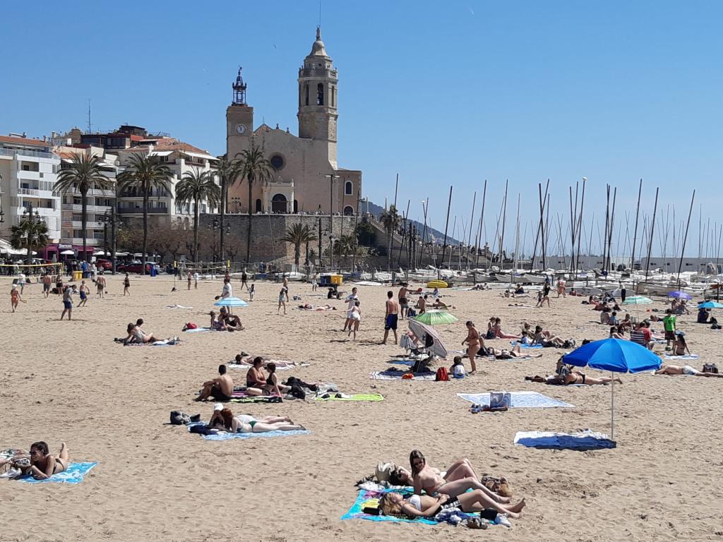 La Generalitat aprova el Pla d’Usos 2022 per a les platges de Sitges . Ajuntament de Sitges