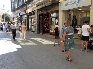La Generalitat aprova l'ampliació de l'obertura comercial en diumenges i festius a tota Vilanova. Ajuntament de Vilanova
