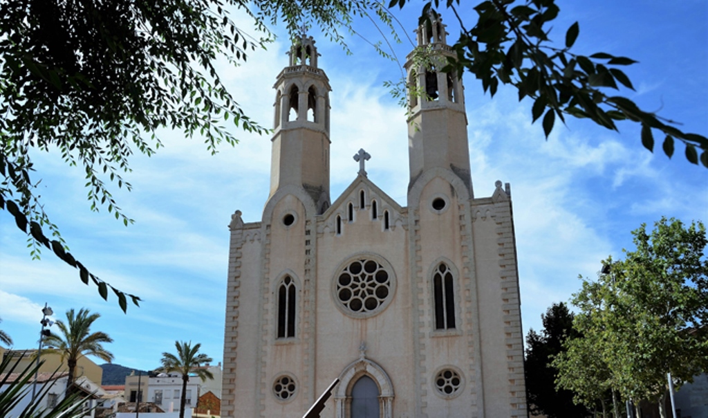 La Plaça Marcer i l’església nova (Sant Pere de Ribes) . Maria Rosa Ferré