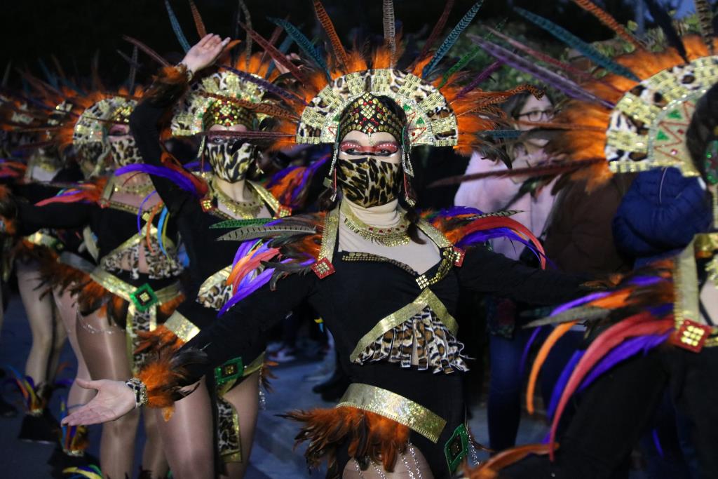 La rua de Canyelles dona el tret de sortida al primer Carnaval post pandèmia. ACN