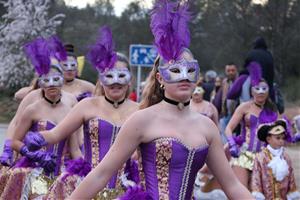 La rua de Canyelles dona el tret de sortida al primer Carnaval post pandèmia