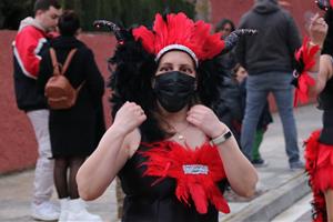 La rua de Canyelles dona el tret de sortida al primer Carnaval post pandèmia