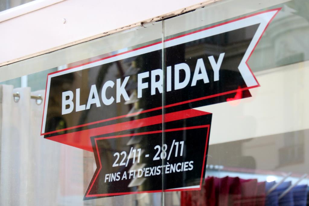 L'Agència Catalana de Consum vigilarà els preus de mil de productes per evitar descomptes fraudulents pel Black Friday. ACN