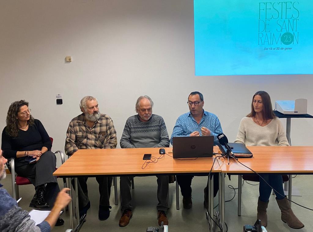 L’Agrupació de Raimons de Vilafranca ha presentat en roda de premsa alguns actes que tenen programats per a les properes Festes de Sant Raimon. Ajunta