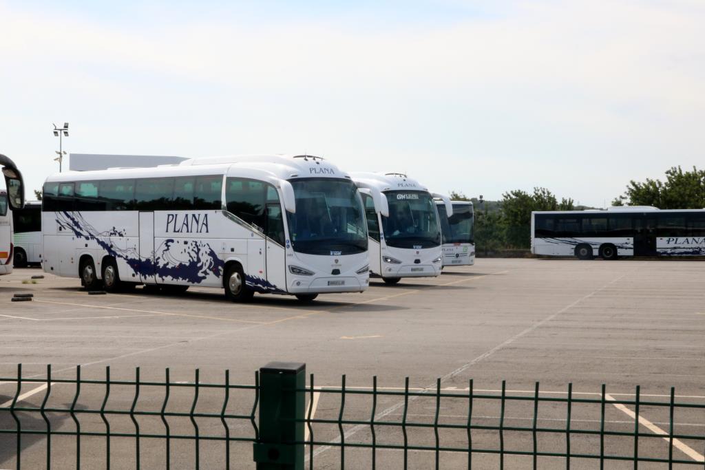 L’empresa de transports Plana recorrerà la sanció pel descuit d’una nena en un bus escolar de Sitges. ACN