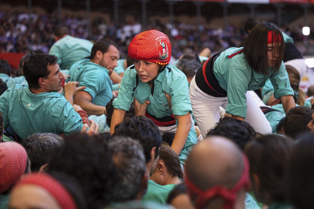 Les caigudes protagonitzen la segona ronda del Concurs de Castells de Tarragona. ACN