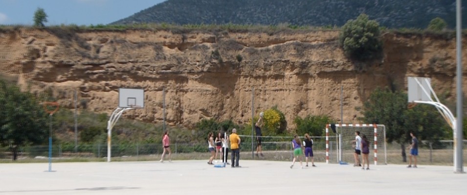 Les escoles de Sant Pere de Ribes obriran els patis durant l'estiu per tal que infants i joves tinguin un espai alternatiu. Ajt Sant Pere de Ribes