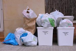 Les escombraries s'acumulen a Sant Sadurní d'Anoia en el quart dia de vaga del servei de recollida porta a porta