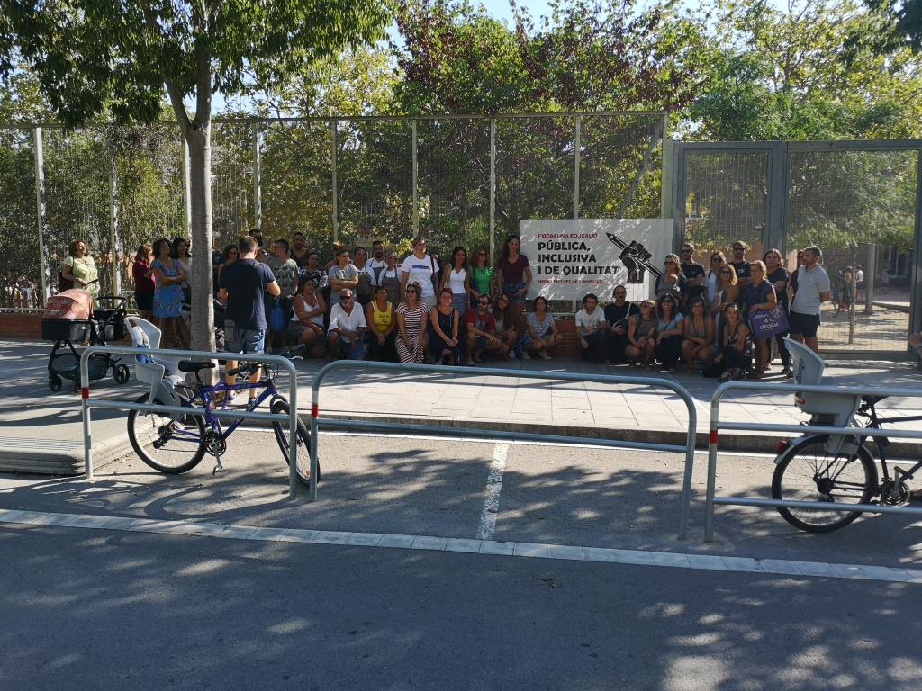 Les famílies del Sant Jordi diuen “prou” a la manca de recursos humans a l’escola vilanovina. Jordi Lleó