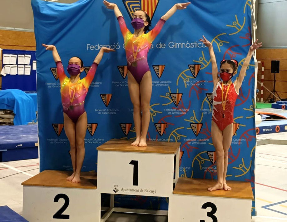 Les gimnastes del Club Gimnàstica Vilanova. Eix