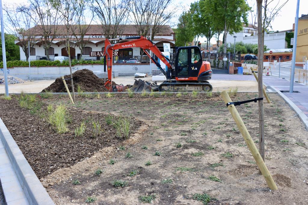 Les obres de reurbanització de l'aparcament del Pont Romà de Sant Sadurní entren en la seva fase final. Ajt Sant Sadurní d'Anoia