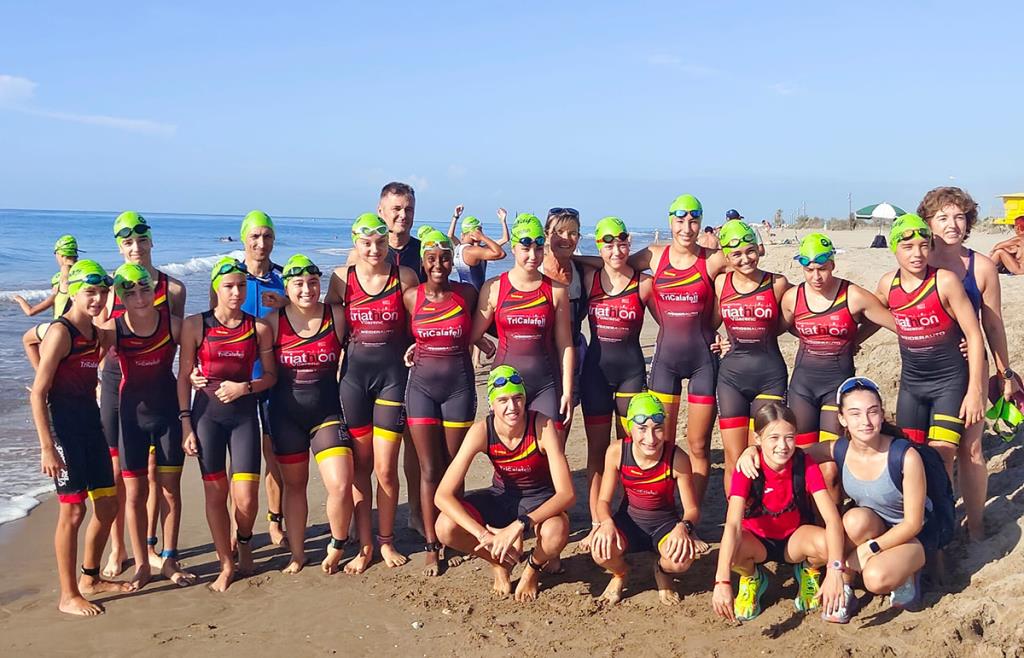 L’escola de triatló de Calafell al II Aquatló per relleus Triplay Prat. Eix