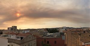 L'incendi del Pont de Vilomara tapa el cel al Penedès i Garraf. Eix