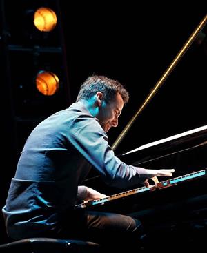 Manel Fortià, Marc Miralta i Xavi Torres portaran el millor jazz al poble medieval de Torre-ramona. EIX
