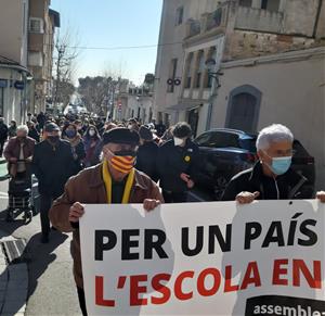 Manifestació a Cubelles aquest dissabte en defensa del model d'escola catalana. CRD Ribes-Roquetes