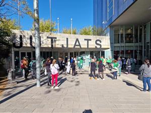 Manifestació de la PAH Garraf a les portes dels Jutjats de Vilanova. Eix