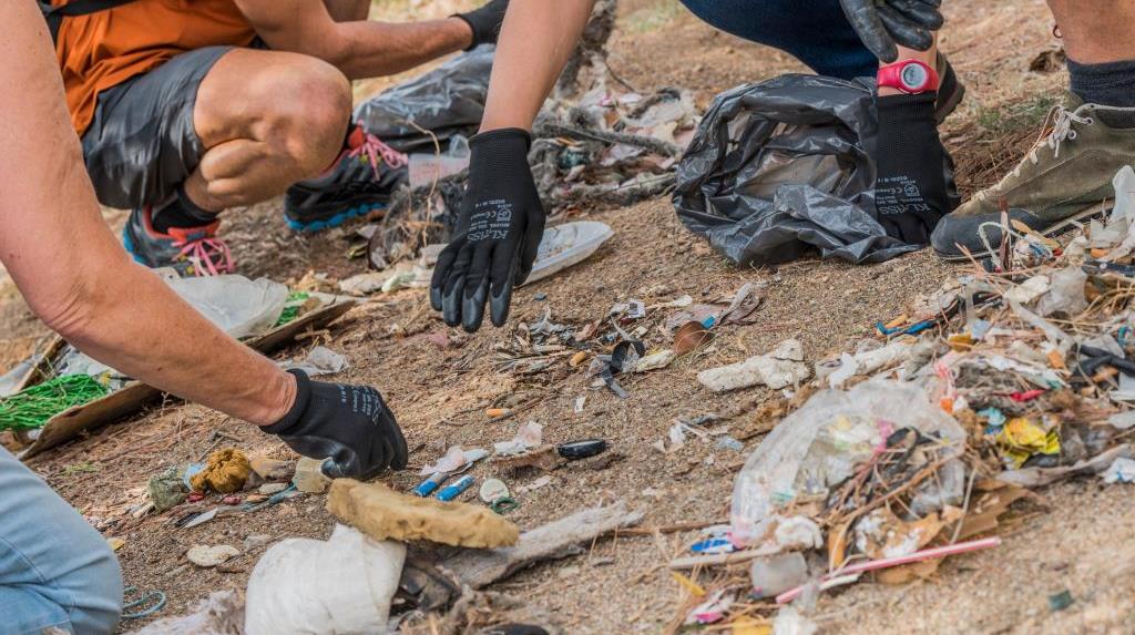 Menys d'un 10% del plàstic generat al món es recicla, segons l'OCDE. ACN