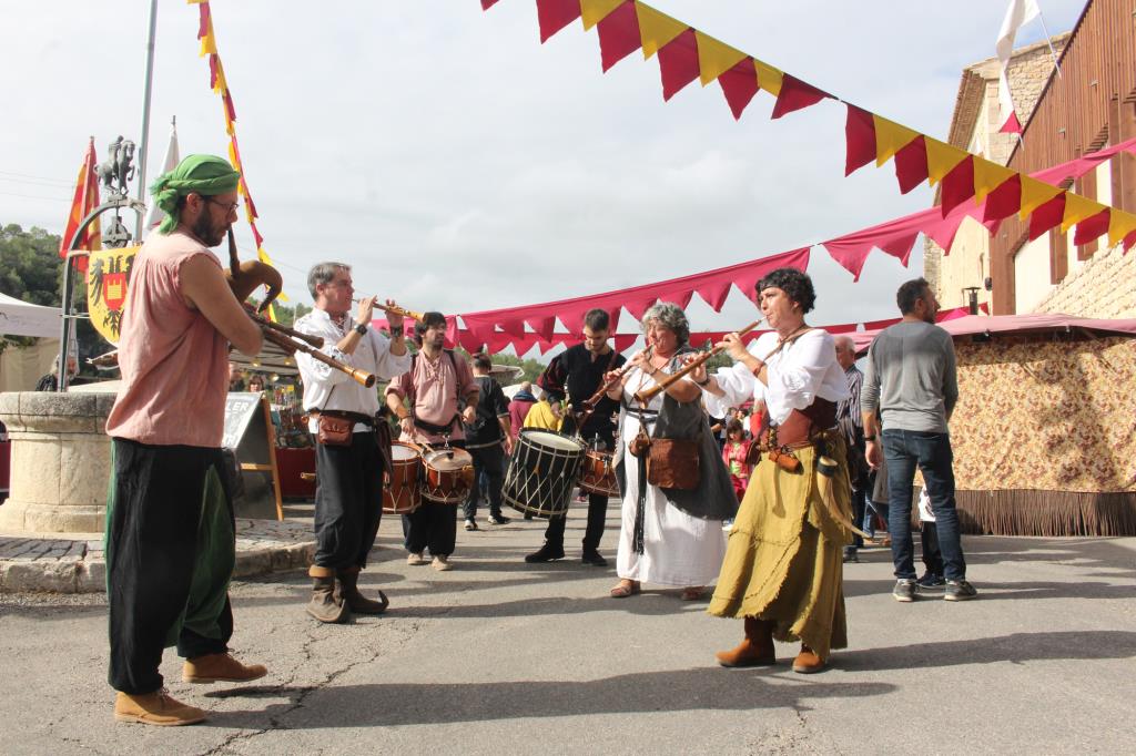 Més de 14 visitants han passat aquest cap de setmana per la Sarroca Medieval . Ajt Sant Martí Sarroca