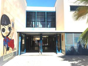 Nou alumnes de l'institut Dolors Mallafrè de Vilanova i la Geltrú denuncien el docent detingut al juny per tocaments. Generalitat de Catalunya